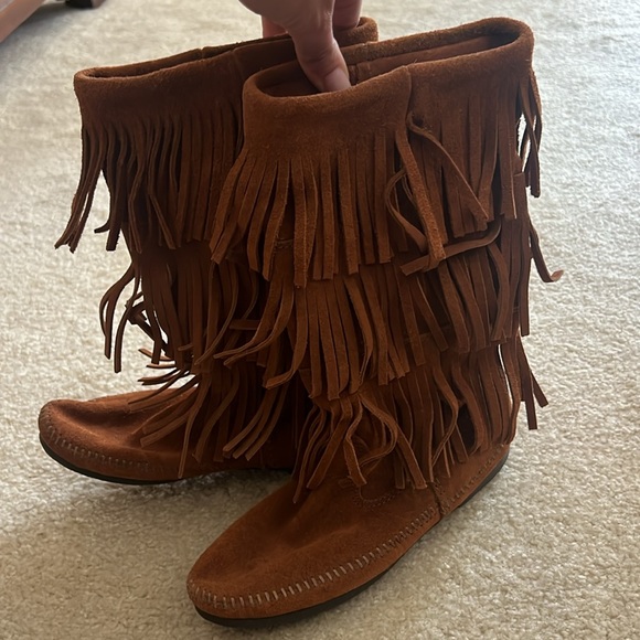 Minnetonka Moccasin 3-Layer Fringe Boot - Picture 4 of 4